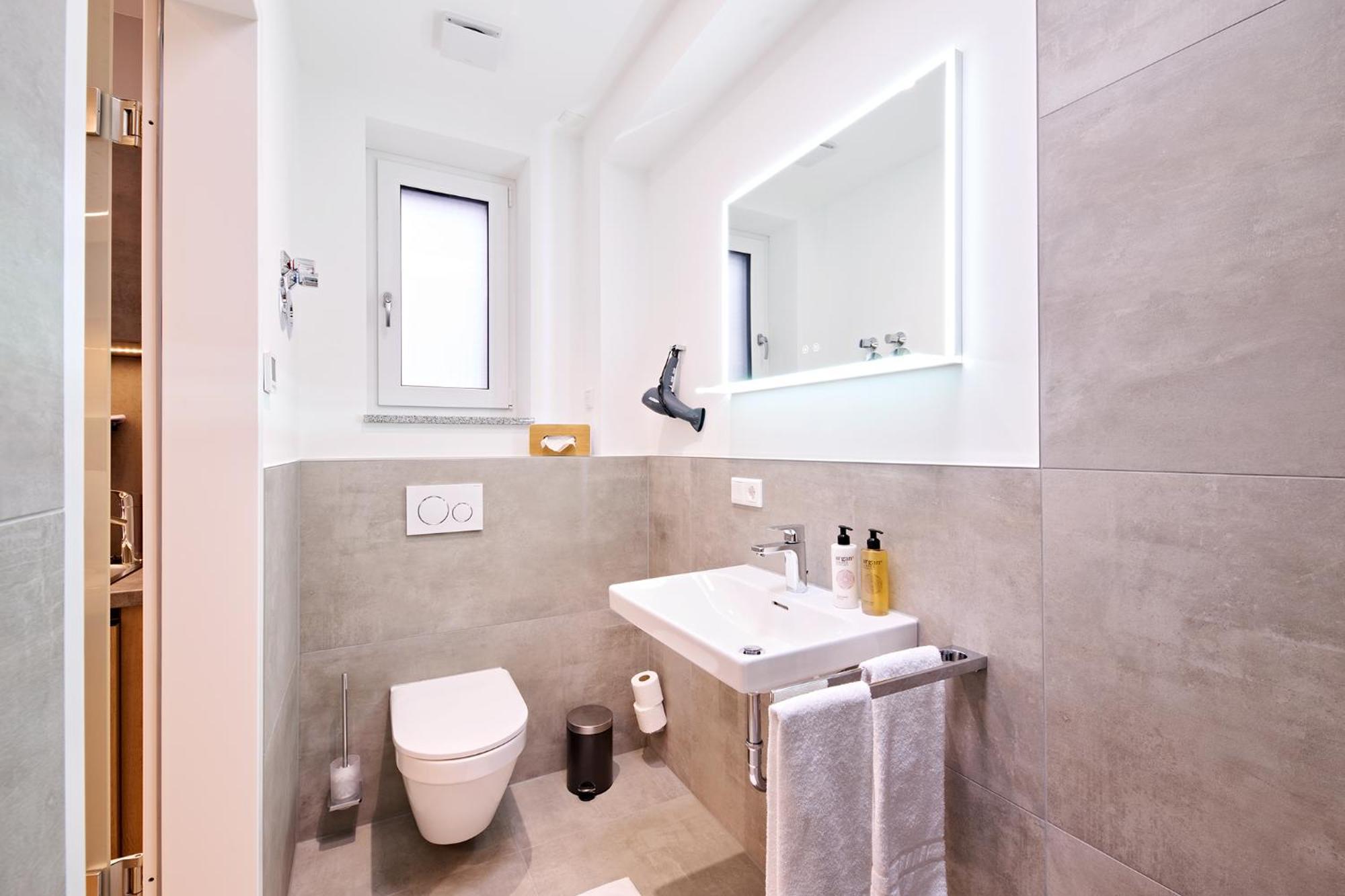 Xzllenz Traum Studio-Apartment, Frei-Parken, U-Bahn, Kueche Nürnberg Kültér fotó